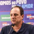 Ceni analisa atuação do Bahia e elogia meias: "Grande setor do time" imagem