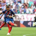 Ceni brinca com Willian José após gol de falta: "Não dei dica" imagem