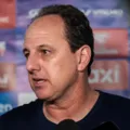 Ceni comenta interesse do Vitória em Everaldo: "Por mim, ele fica" imagem