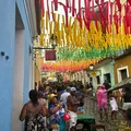 Chuva não desanima foliões no Pelourinho nesta segunda de Carnaval imagem