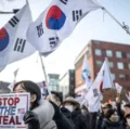 Coreia do Sul: investigadores prometem prisão do presidente destituído imagem