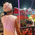 Dobradinha de Brown com Daniela Mercury marca união entre foliões imagem