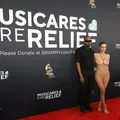 Esposa de Kanye West vai pelada ao Grammy e eles acabam expulsos imagem