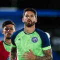 Everaldo abre o jogo sobre interesse do Vitória: "Trabalho valorizado" imagem