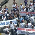Ex-funcionários da CSN voltam a protestar em Salvador imagem