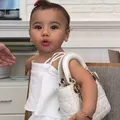 Filha de Neymar enfrenta dificuldade ao voltar pro Brasil: ‘Tadinha’ imagem