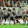 Flamengo x Botafogo: expulsões e dente perdido marcam confusão; veja imagem
