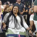 Foliã paraplégica viaja de SP sozinha para curtir Carnaval de Salvador imagem
