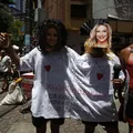 Foliões "colocam" Ivete e Claudia Leitte juntas e pedem parceria imagem