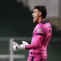 Goleiro do América-MG é alvo de ameaças após eliminar o Cruzeiro imagem