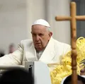 Homens gays podem ser padres desde que não transem, diz Vaticano imagem