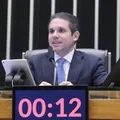 Hugo Motta e Alcolumbre comemoram decisão de Dino sobre emendas imagem
