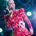 Ivete interrompe show na Paraíba após ser atingida por gás de pimenta imagem