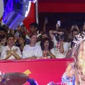 Ivete para trio para homenagear Preta Gil: "Você merece viver!" imagem