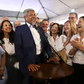 Jerônimo Rodrigues entrega 417 novos ônibus escolares: "Vem mais" imagem