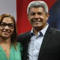 Jerônimo assegura permanência de Roberta Santana na Sesab: "Não vai sair" imagem