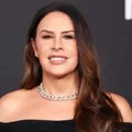 Karla Sofía Gascón manda indireta para brasileiros: “Respeito” imagem