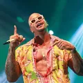 Léo Santana divulga agenda de Carnaval com 16 shows em 4 estados imagem