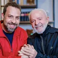 Lula estuda entregar ministério 'caseiro' para Boulos imagem
