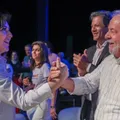 Lula parabeniza Simone Tebet pelo aniversário de 55 anos imagem