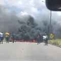 Manifestantes bloqueiam estrada de acesso ao Hospital Metropolitano imagem