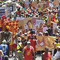 Mensagens políticas marcam Mudança do Garcia no Carnaval em Salvador imagem