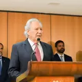 Ministro se pronuncia sobre abuso de direitos humanos em deportações imagem