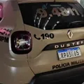 Mulher dá à luz na rua e é socorrida por policiais em Salvador imagem