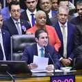 "O povo brasileiro não quer discórdia, quer emprego", diz Hugo Motta imagem