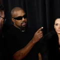 Pelada no Grammy: veja outros looks picantes da esposa de Kanye West imagem