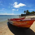 Praias da Baía de Todos os Santos estão imprórias; veja quais imagem