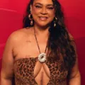 Preta Gil mostra cicatriz em look ousado no Carnaval de Salvador imagem