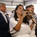 Rowenna comemora entrega de 417 ônibus escolares na Bahia: “Dia histórico” imagem