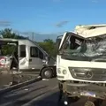 Seis pessoas morrem em acidente entre van e caminhão no norte da Bahia imagem