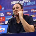 "Tem que manter o foco": Ceni cobra atenção mesmo após goleada imagem