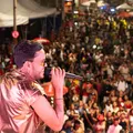 Thiago Aquino leva romantismo e muito arrocha para a Barra-Ondina imagem