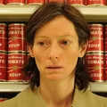Tilda Swinton anuncia pausa na carreira de atriz imagem