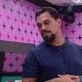 Vinícius prevê fim de romance de Aline no BBB 25: "Pega bode rápido" imagem