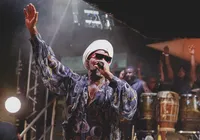 “A gente precisa um do outro”, diz Carlinhos Brown sobre Axé Music