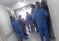 Adolescente de 13 anos presta depoimento após ser esfaqueada pelo pai imagem