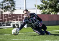 Adson Batista abre o jogo sobre Ronaldo no Bahia: "Quer jogar Série A" imagem