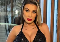 VÍDEO: Andressa Urach causa ao mostrar seios com 1 litro de silicone