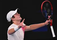 Aos 18 anos, João Fonseca vence número 9 do mundo no Australian Open