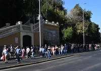 Apagão faz Chile decretar estado de exceção e toque de recolher imagem