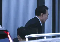 Após tentar lei marcial, presidente da Coreia do Sul é preso imagem