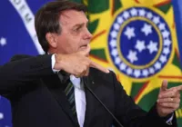 Bolsonaro mira 2026 e tenta mudar Lei da Ficha Limpa