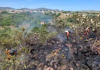 Bombeiros extinguem incêndios em três cidades da Bahia