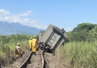 Calor de 71°C nos trilhos provoca tombamento de trem imagem