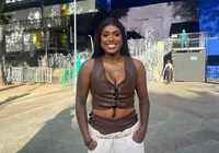 Cantora A Dama diz que a fila andou: "Solteira, mas não sozinha" imagem