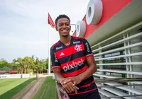 Carlinhos está regularizado e já pode estrear pelo Vitória imagem
